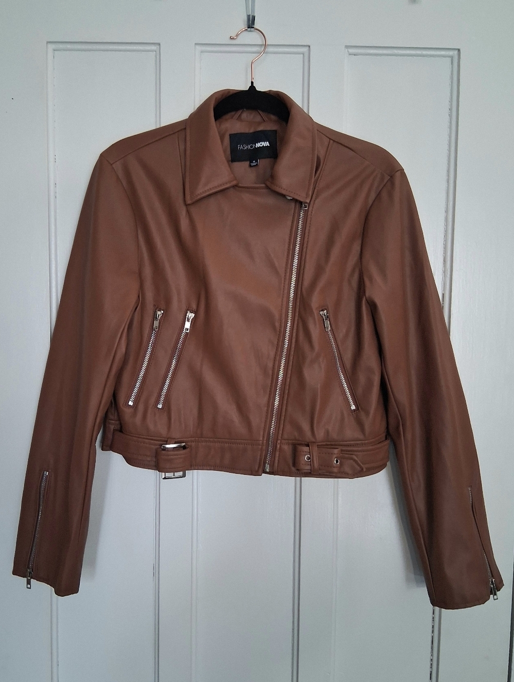 FASHION NOVA Women’s Brown Faux Leather Moto Jacket Cropped - MEDIUM